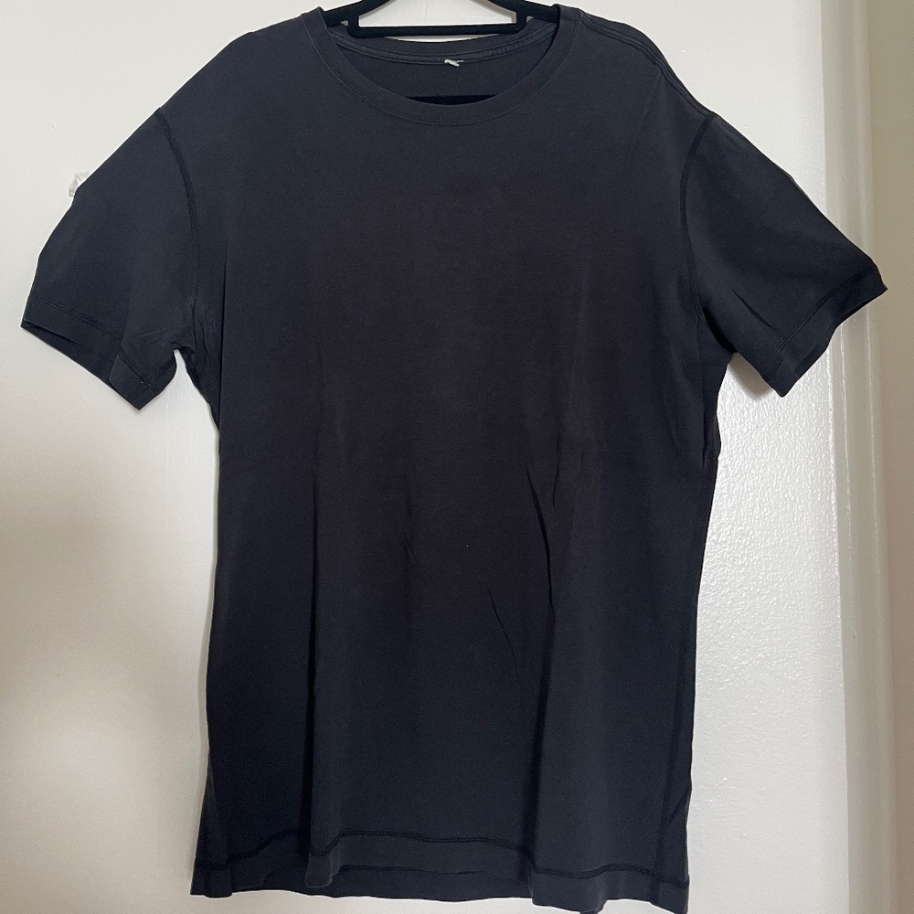 Lululemon Black Men's T-shirt, L